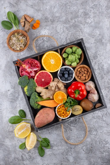 Comer frutas y verduras aporta beneficios nutricionales al cuerpo y ayuda a prevenir enfermedades. Foto: Freepik.