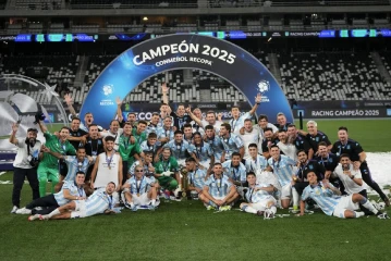 Racing goleó a Botafogo y es campeón de la Recopa Sudamericana